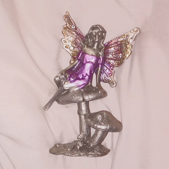 Solid Prwter Fairy Sitting on Mushrooms - Picture 6 of 10